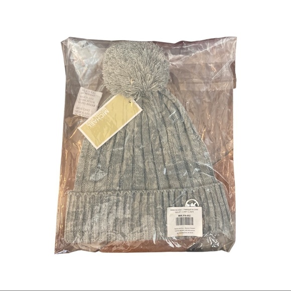 NWT Michael Kors Pom-Pom Knit Beanie Heather Grey Hat - Picture 5 of 5